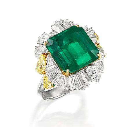 Bonhams : An emerald, diamond and coloured diamond ring