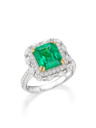 EMERALD AND DIAMOND RING image 1