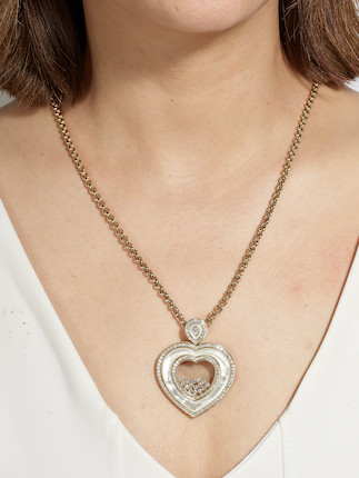 CHOPARD DIAMOND AND MOTHER-OF-PEARL 'HAPPY DIAMOND' PENDANT NECKLACE image 2