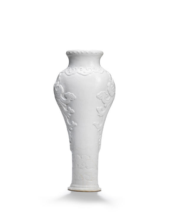 Bonhams : A rare soft-paste white-glazed vase Qianlong