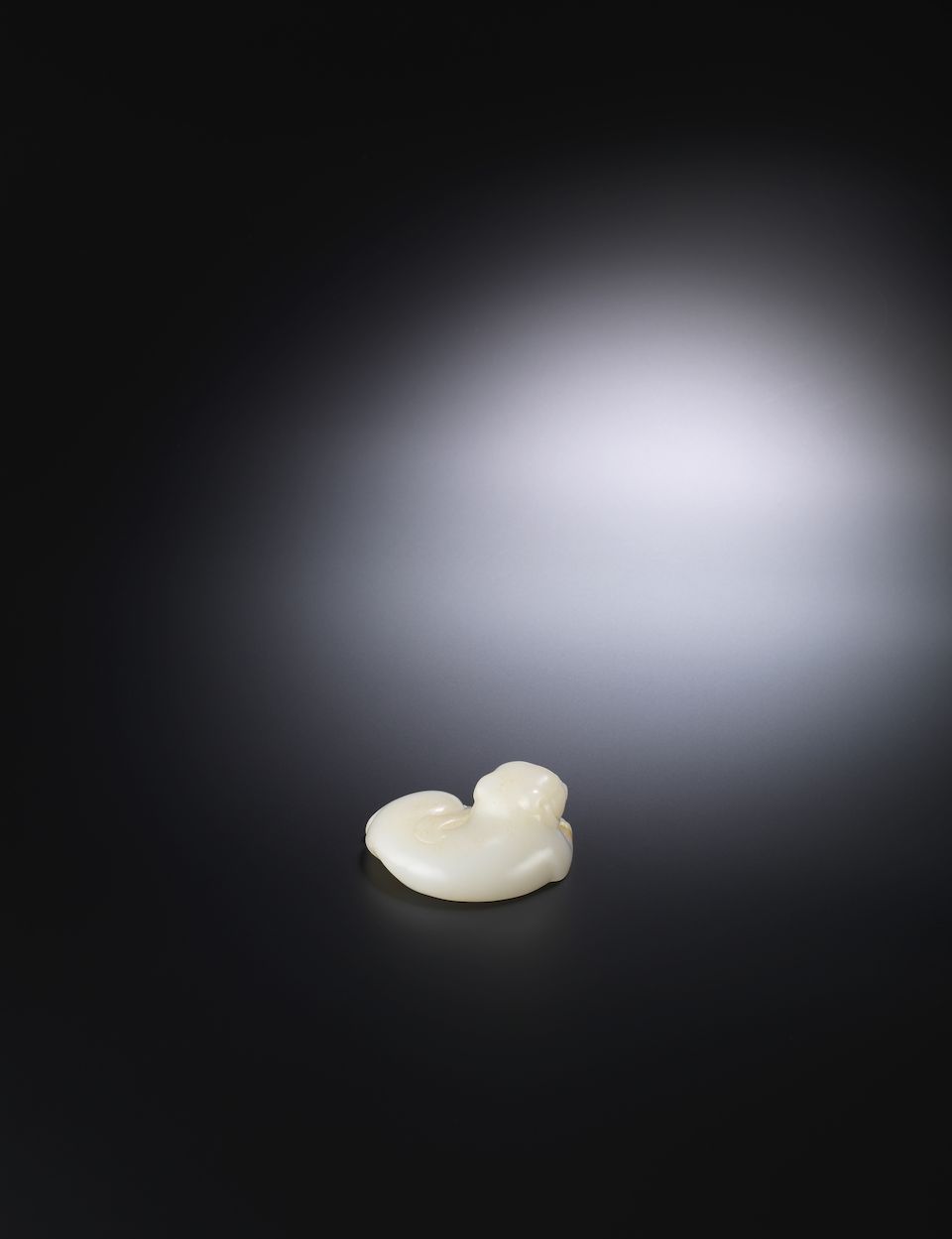 A white jade 'tiger' carving Ming Dynasty (2)