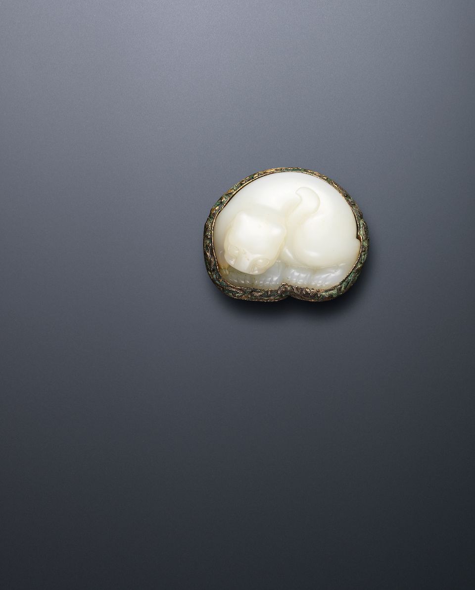 A white jade 'tiger' carving Ming Dynasty (2)