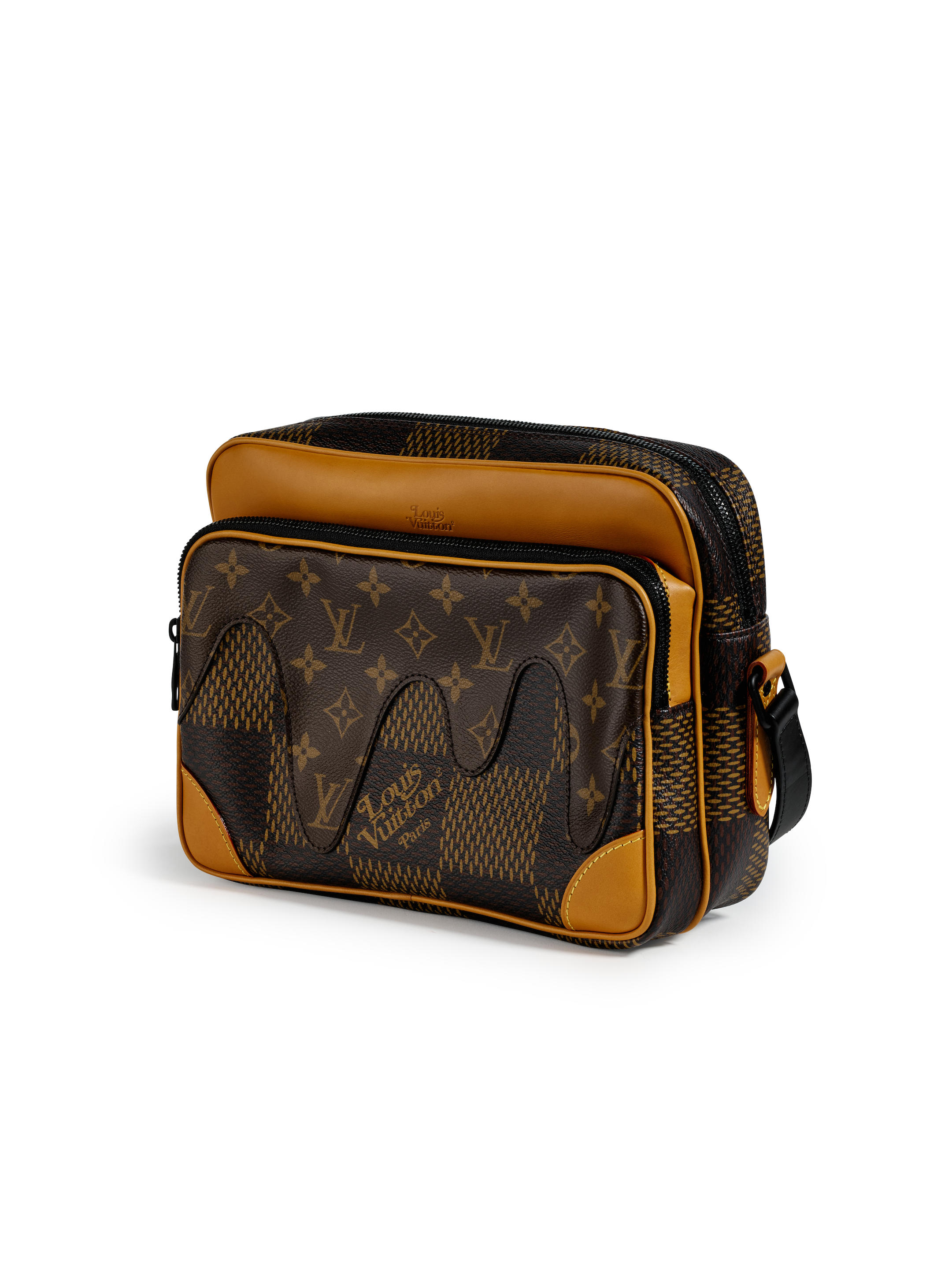 Bonhams : LOUIS VUITTON X NIGO NIL MESSENGER