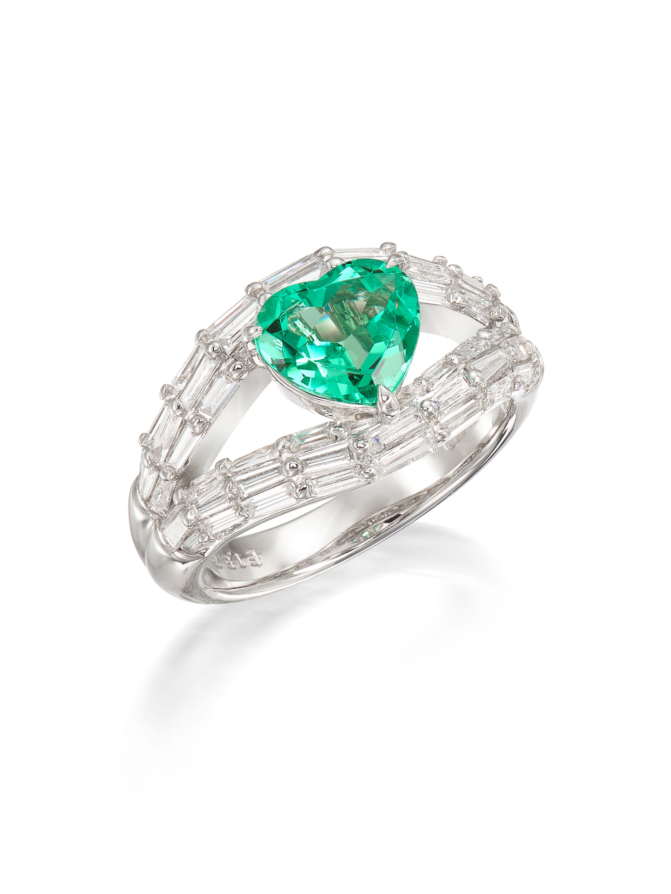 EMERALD AND DIAMOND RING