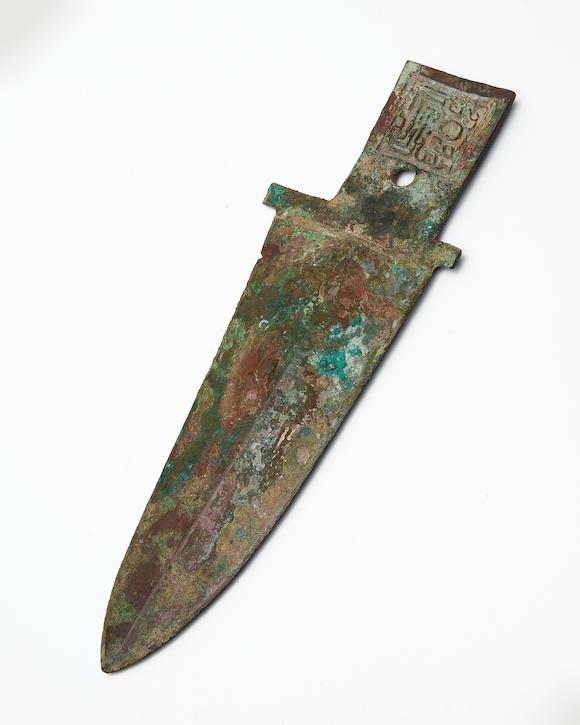 Bonhams : A bronze dagger-axe Shang dynasty (c. 1600 BCE to c. 1045 BCE)