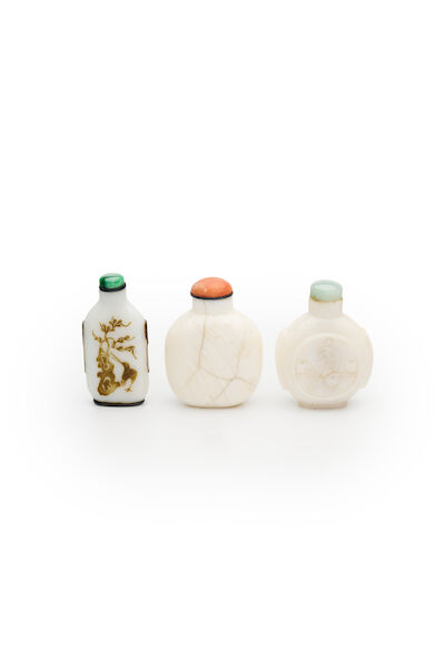 THREE GLASS SNUFF BOTTLES 19th/20th century (3)