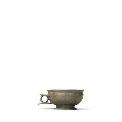 AN INCISED BRONZE HANDLED CUP Song Dynasty or later