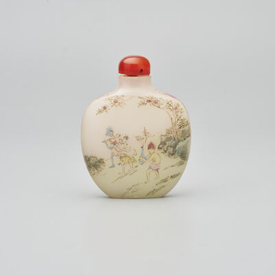 A FAMILLE ROSE ENAMELLED MILKY GLASS 'ZHONG KUI' SNUFF BOTTLE Republic Period