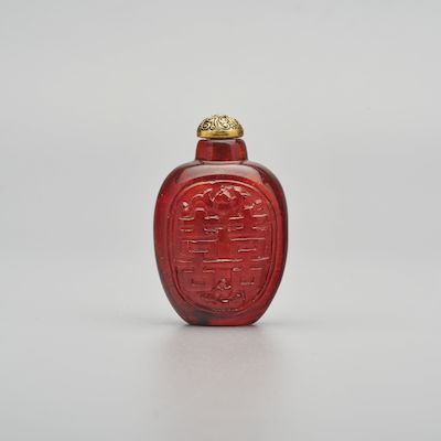 AN AMBER 'DOUBLE HAPPINESS' SNUFF BOTTLE 19th century