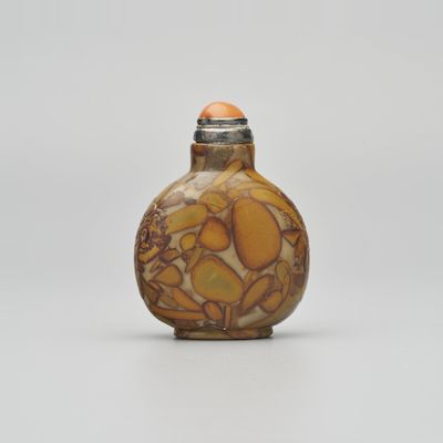 A PUDDINGSTONE SNUFF BOTTLE 18th/19th century