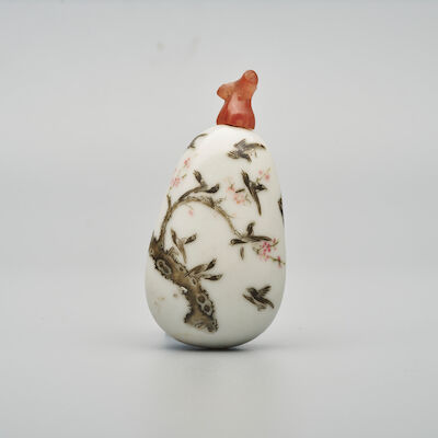 A FAMILLE ROSE 'MAGPIE AND PRUNUS' SNUFF BOTTLE Daoguang four-character mark and probably of the period
