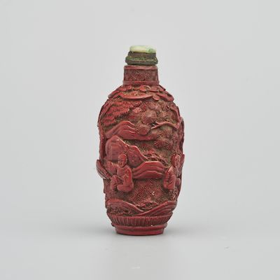 A CINNABAR LACQUERED-PORCELAIN SNUFF BOTTLE 18th/19th century