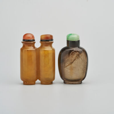 A SMOKY QUARTZ AND A CHALCEDONY AGATE DOUBLE SNUFF BOTTLE 19th century (2)