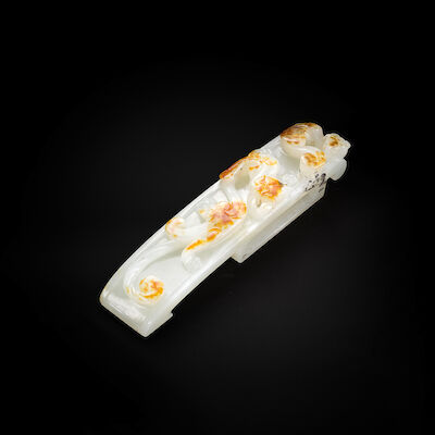 A RUSSET AND PALE CELADON JADE SCABBARD SLIDE Qing Dynasty (2)