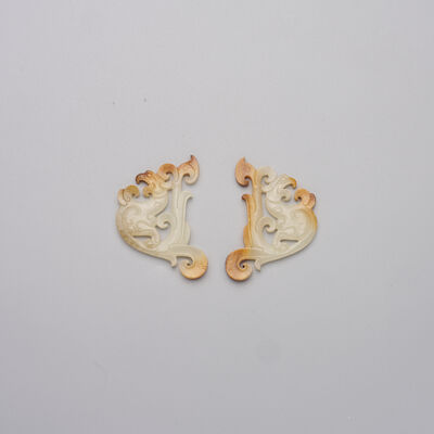 A PAIR OF WHITE JADE 'KUI PHOENIX' PLAQUES Han Dynasty style (2)