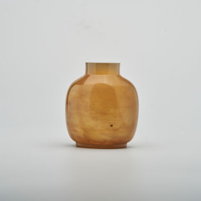 A CHALCEDONY AGATE SNUFF BOTTLE First half of the 19th century