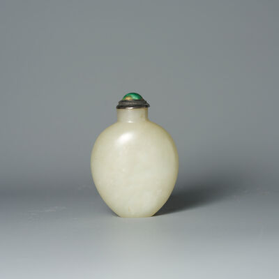A GREENISH WHITE JADE SNUFF BOTTLE 19th century