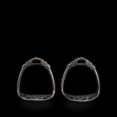 A PAIR OF GOLD AND SILVER INLAID IRON HORSE STIRRUPS (YOB) TIBET OR MONGOLIA, 13TH CENTURY