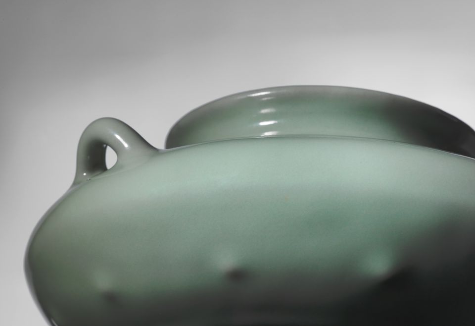 A very rare imperial guan-type 'fish basket' vessel Qianlong seal mark and of the period