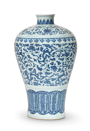 A large Ming-style blue and white 'nine-chilong' vase, meiping 18th century image 1