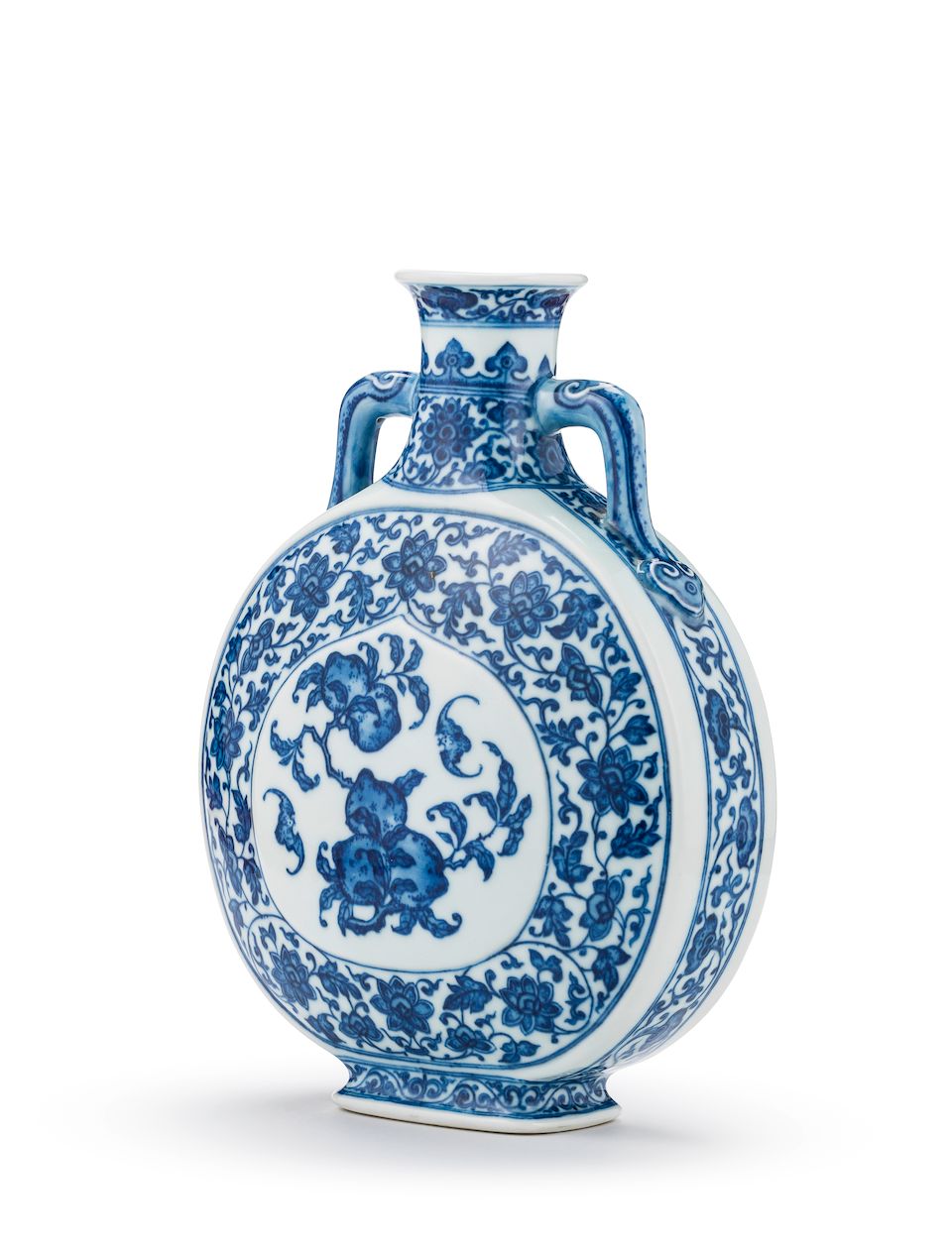 A rare Imperial Ming-style blue and white 'peach' pilgrim flask, bianhu Daoguang seal mark and of the period