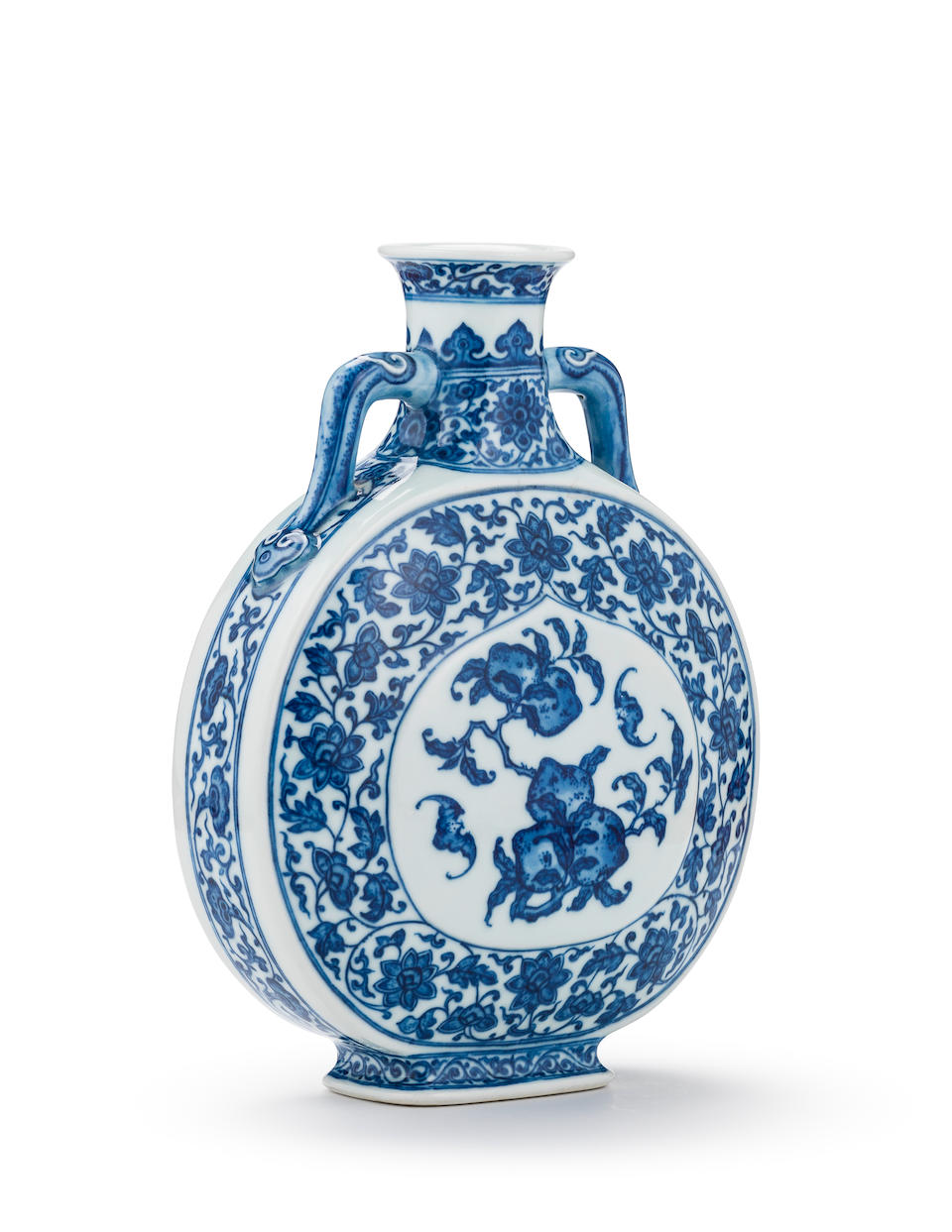 A rare Imperial Ming-style blue and white 'peach' pilgrim flask, bianhu Daoguang seal mark and of the period