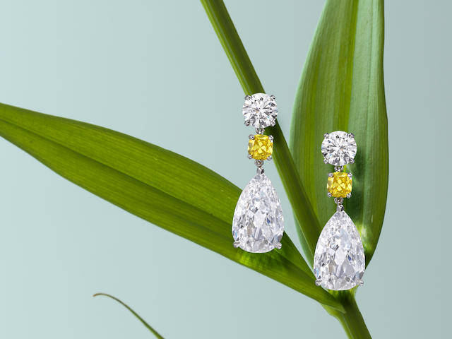 An Elegant Pair of Diamond Pendent Earrings