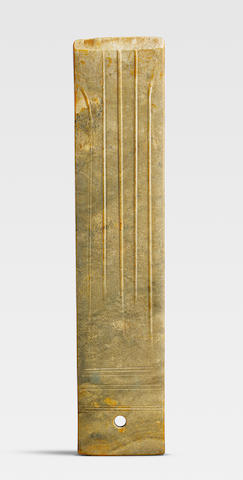 A large archaic green jade blade, gui Late Shang Dynasty (2)