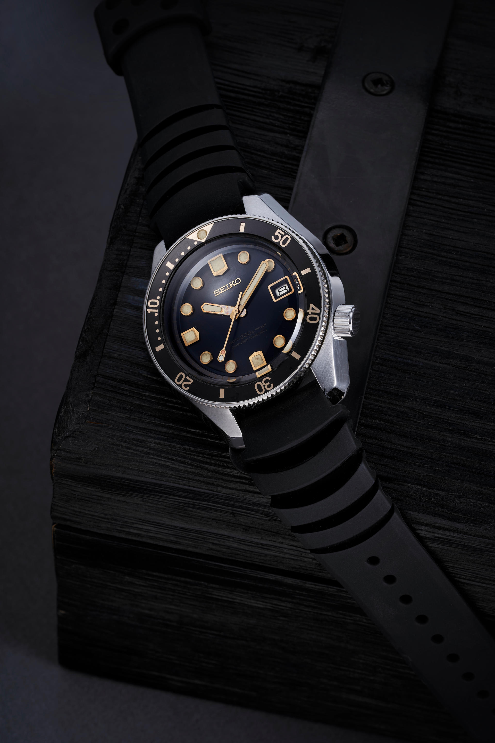 Bonhams : Seiko. A Stainless Steel Automatic Diver's Calendar Wristwatch,  , 