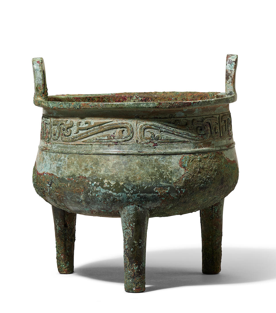 A rare archaic bronze inscribed ritual food vessel, Ding Early Western Zhou Dynasty (2)