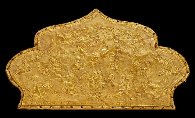 A RARE GOLD REPOUSS&#201; 'PHOENIX' PANEL Liao Dynasty
