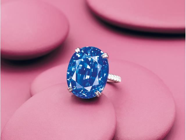 A VERY FINE SAPPHIRE AND DIAMOND RING