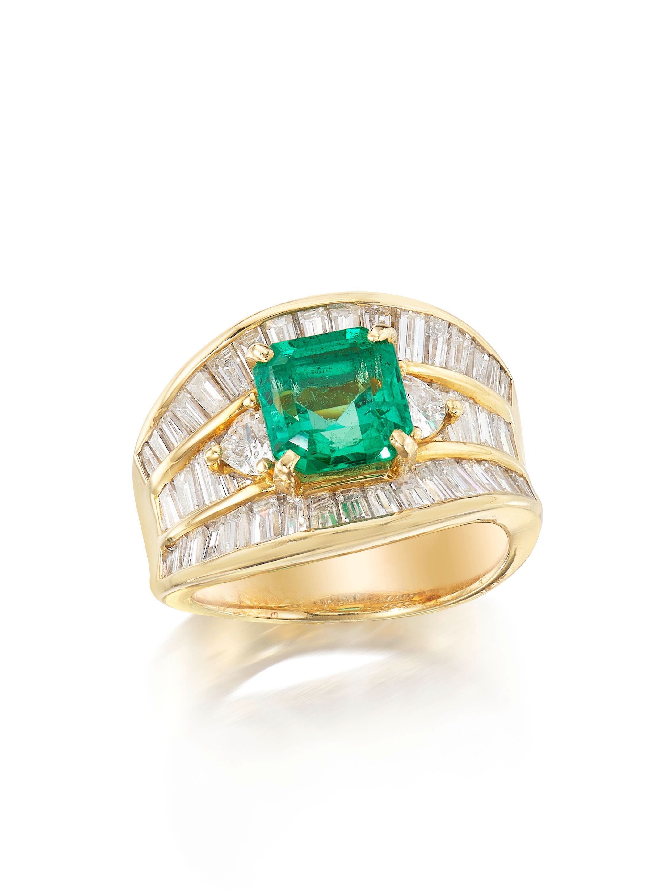 EMERALD AND DIAMOND RING