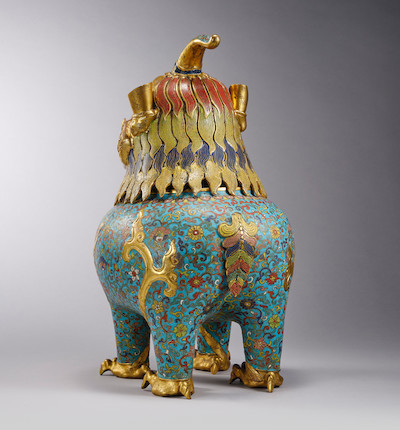A HIGHLY IMPORTANT AND EXCEEDINGLY RARE IMPERIAL CLOISONNÉ ENAMEL INCENSE BURNER, LUDUAN Incised Qianlong six-character mark and of the period image 3