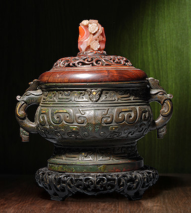 A RARE GOLD AND SILVER-INLAID BRONZE VESSEL, GUI  Song/Ming Dynasty image 1