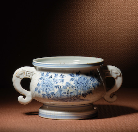 A BLUE AND WHITE 'FLORAL' INCENSE BURNER 14th/15th century image 2