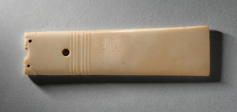 A WHITE JADE CEREMONIAL BLADE, GUI Shang Dynasty (2) image 1