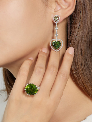 PERIDOT AND DIAMOND RING, AND PAIR OF GEM-SET AND DIAMOND EARRING (2) image 2