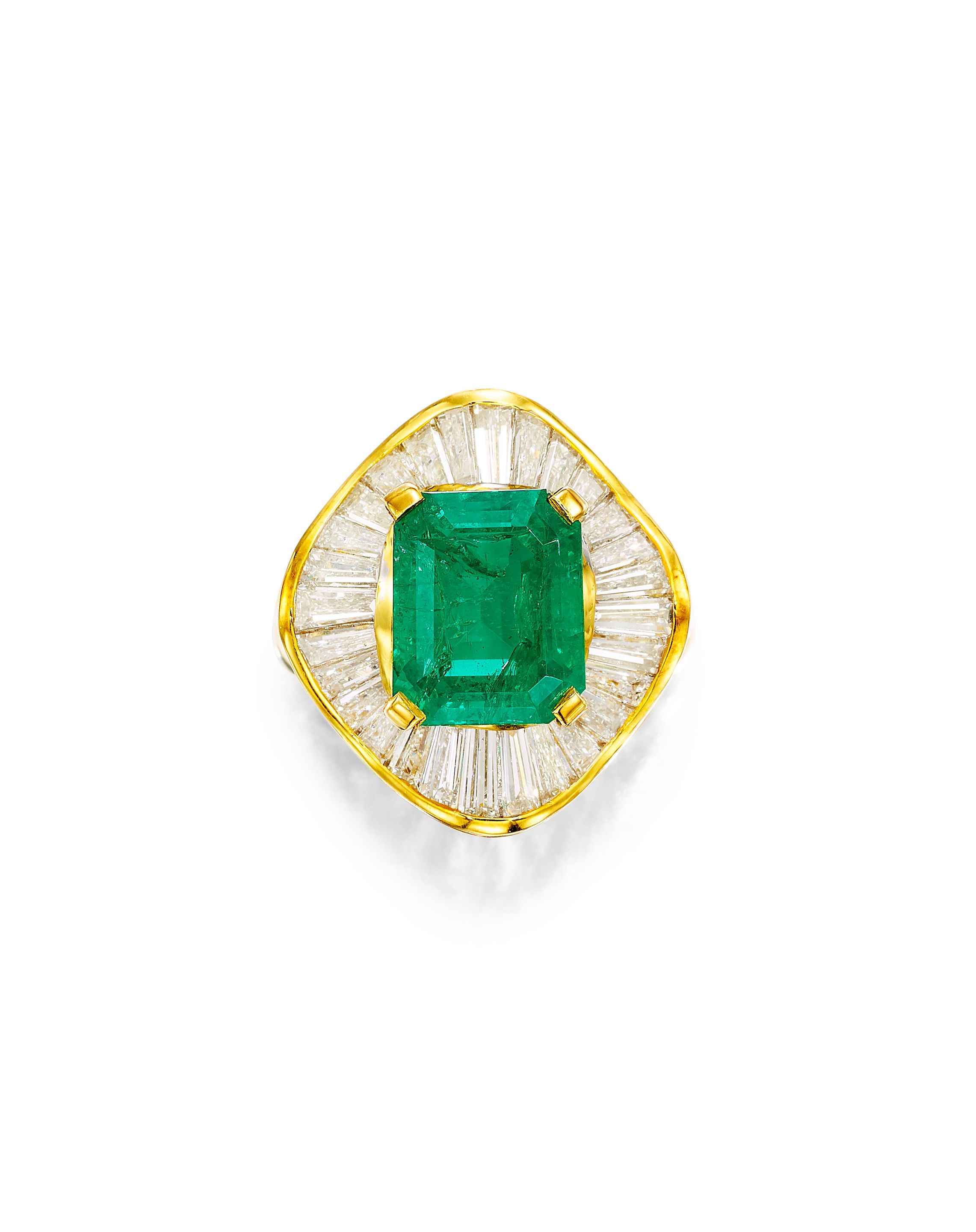 EMERALD AND DIAMOND RING