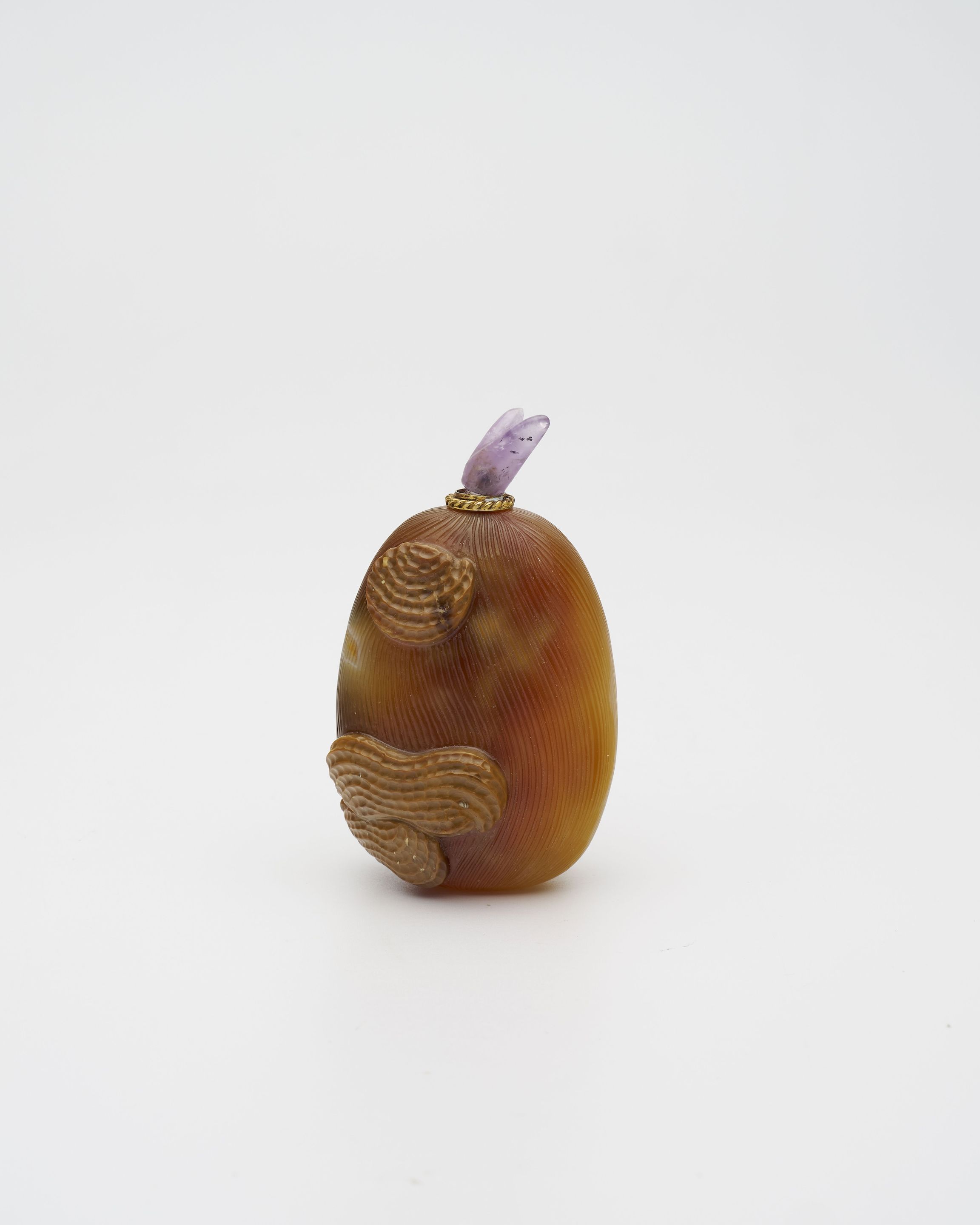 AN AGATE 'JUJUBE AND PEANUT' SNUFF BOTTLE 19th century