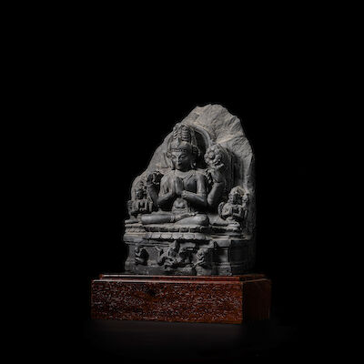 A BLACKSTONE STELE OF SHADAKSHARI LOKESHVARA NORTHEASTERN INDIA, BIHAR, PALA PERIOD, 11TH/12TH CENTURY